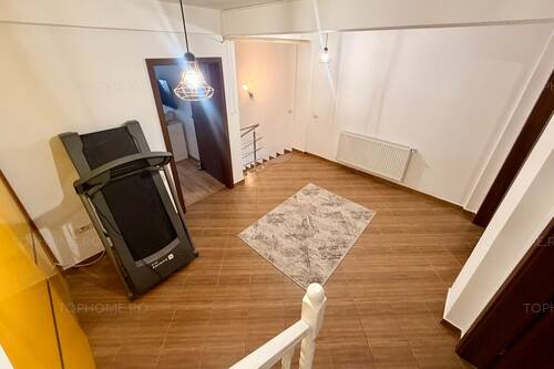 Casa Mobilata-utilata La 12-15 Min De Mers Pe Jos Fata De Me