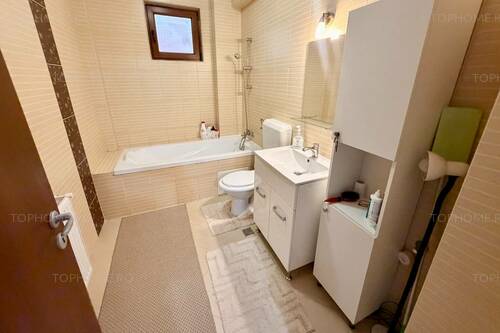 Casa Mobilata-utilata La 12-15 Min De Mers Pe Jos Fata De Me