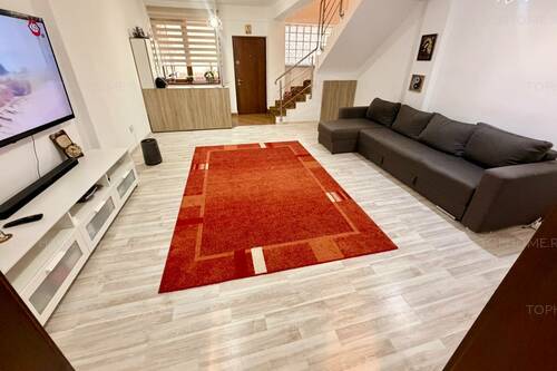 Casa Mobilata-utilata La 12-15 Min De Mers Pe Jos Fata De Me