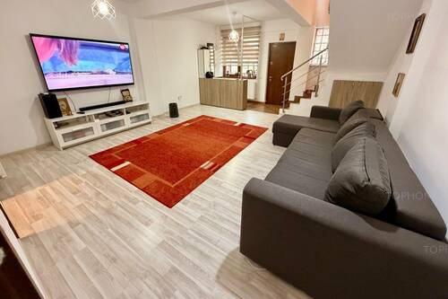 Casa Mobilata-utilata La 12-15 Min De Mers Pe Jos Fata De Me