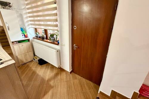 Casa Mobilata-utilata La 12-15 Min De Mers Pe Jos Fata De Me