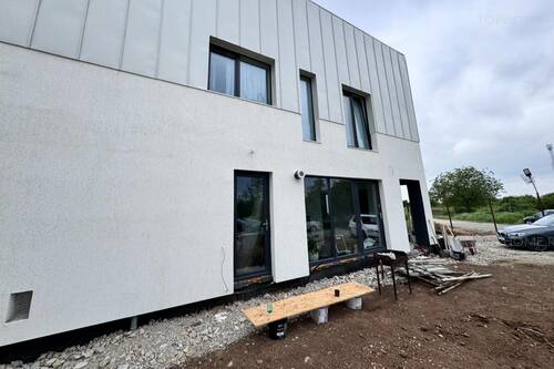 Casa Moderna P+1+M. 320mp Teren. 145mp Util