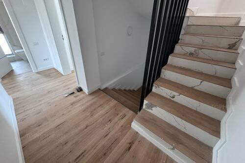 Casa Moderna P+1+M. 5 Cam.Util 171 Mp.Teren 242 Mp