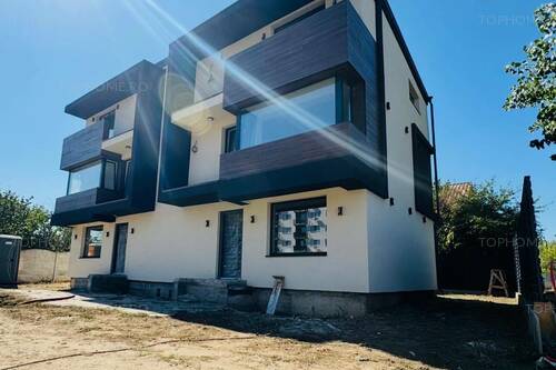 Casa Moderna Sector 4 P+1+M. 4 Cam.Util 133mp. Terem 180mp