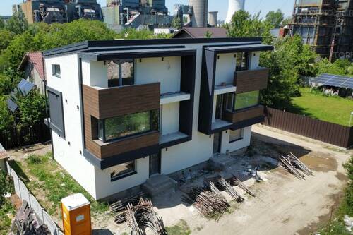 Casa Moderna Sector 4 P+1+M. 4 Cam.Util 133mp. Terem 180mp