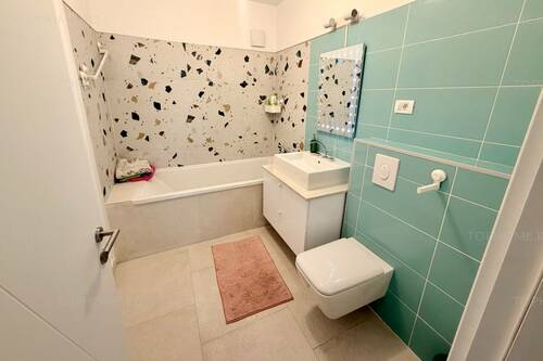 Casa Moderna Sector 4 P+1+Pod. 5 Cam.Util 125mp. Terem 296mp