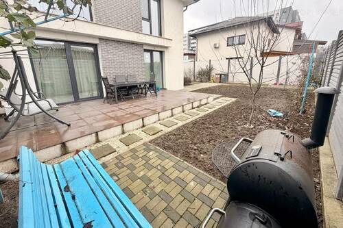 Casa Moderna Sector 4 P+1+Pod. 5 Cam.Util 125mp. Terem 296mp