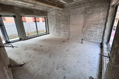 Ocazie! Case P+1+Pod. 4 Cam. Util 100mp. Teren 200mp.