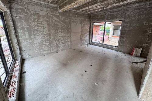 Ocazie! Case P+1+Pod. 4 Cam. Util 100mp. Teren 200mp.