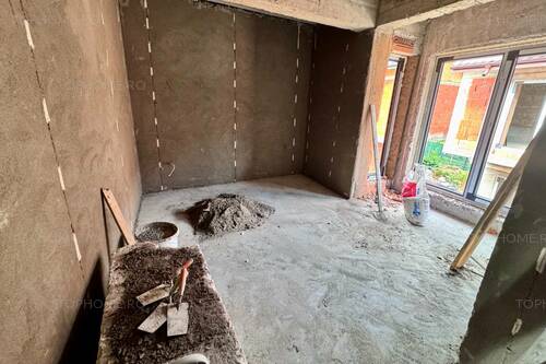 Ocazie! Case P+1+Pod. 4 Cam. Util 100mp. Teren 200mp.