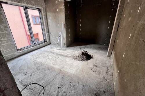 Ocazie! Case P+1+Pod. 4 Cam. Util 100mp. Teren 200mp.