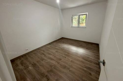 Casa P+1 La 1 Km Fata De Metrou Aparatorii Patriei. 3 Cam.