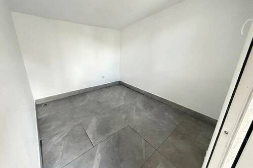 Casa P+1 La 1 Km Fata De Metrou Aparatorii Patriei. 3 Cam.