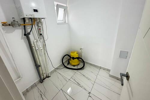 Casa P+1 La 1 Km Fata De Metrou Aparatorii Patriei. 3 Cam.