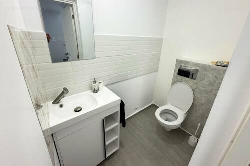 Casa P+1 La 1 Km Fata De Metrou Aparatorii Patriei. 3 Cam.