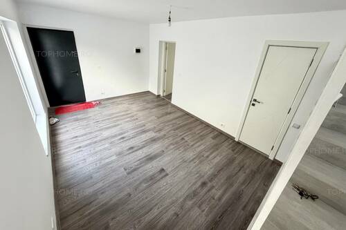 Casa P+1 La 1 Km Fata De Metrou Aparatorii Patriei. 3 Cam.