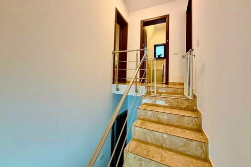 Casa P+1+M. 5 Cam. Util 150mp. Teren 220mp