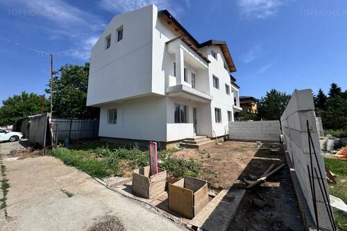 Casa P+1+M. 7 Camere. Pozitie Stradala