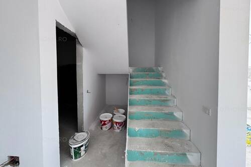 Casa P+1+M. 7 Camere. Pozitie Stradala