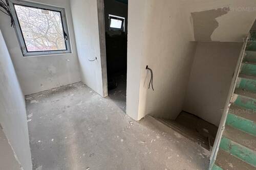 Casa P+1+M. 7 Camere. Pozitie Stradala