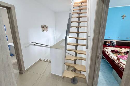 Casa P+1+M La 70m Fata De STB. 5 Cam. Util 132mp. Teren 183m