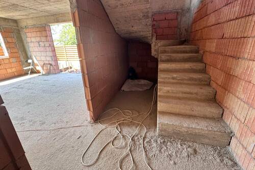 Casa P+1+Pod. 3 Cam. Util 110mp. Teren 237mp