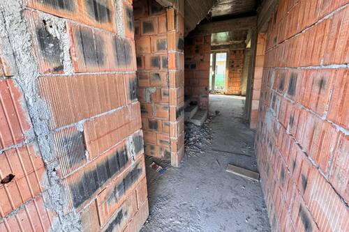 Casa P+1+Pod Situata In Allegria. 4 Cam. Util 105mp. Teren 2