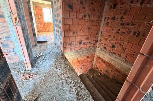 Casa P+1+Pod Situata In Allegria. 4 Cam. Util 105mp. Teren 2