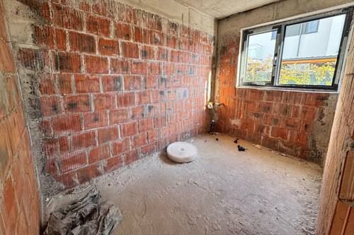 Casa P+2Et. 8 Cam. Util 180mp. Teren 250mp. Pozitie Stradala