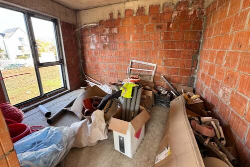 Casa P+2Et. 8 Cam. Util 180mp. Teren 250mp. Pozitie Stradala