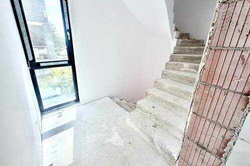Casa P+2Et. 8 Cam. Util 180mp. Teren 250mp. Pozitie Stradala