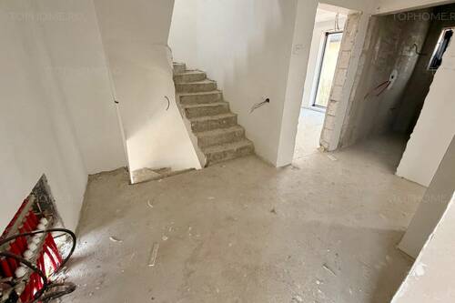 Casa P+2Et+Terasa. 5 Cam. Util 185mp. Teren 250mp.