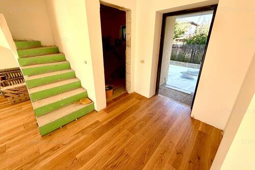 Casa P+2Et+Terasa. 5 Cam. Util 185mp. Teren 250mp.
