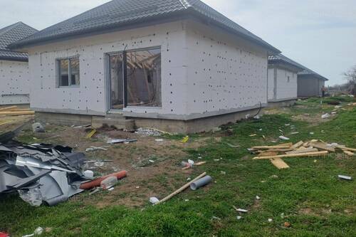 Casa Pe Parter 3 Cam+Pod.Teren 210mp.