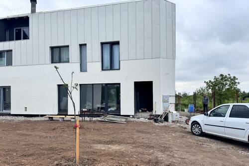 Vila In Triplex,P+1+M, Popesti Leordeni